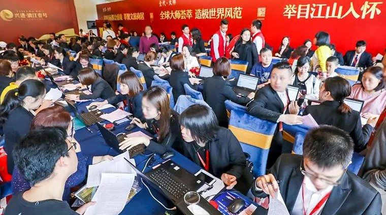 2.1 大众娱乐·漓江壹号首开劲销.jpg